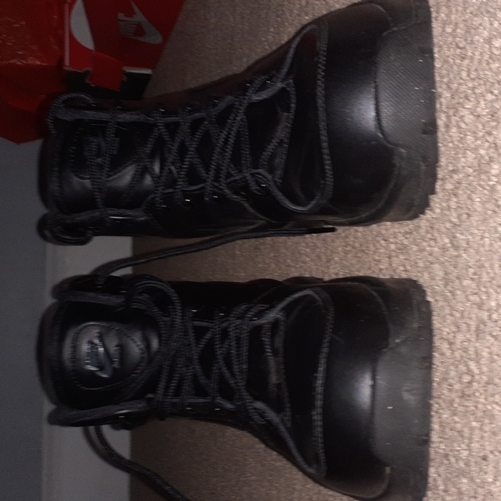 Nike Manoa Leather Boots